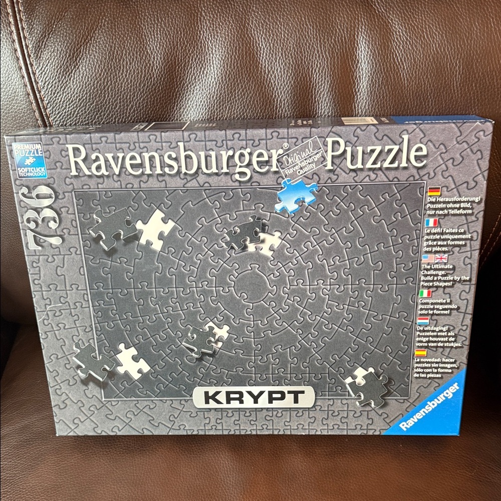 Ravensburger Krypt Puzzle - Monochrome Challenge. Black. 736 pieces